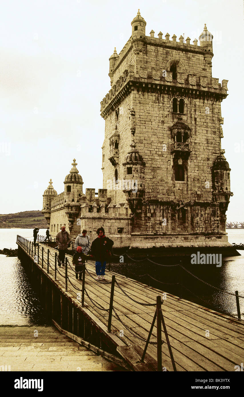 La Tour de Belém ou Torre de Belem est une tour fortifiée situé dans le quartier de Belém de Lisbonne Portugal il a été construit au début du 16e Banque D'Images