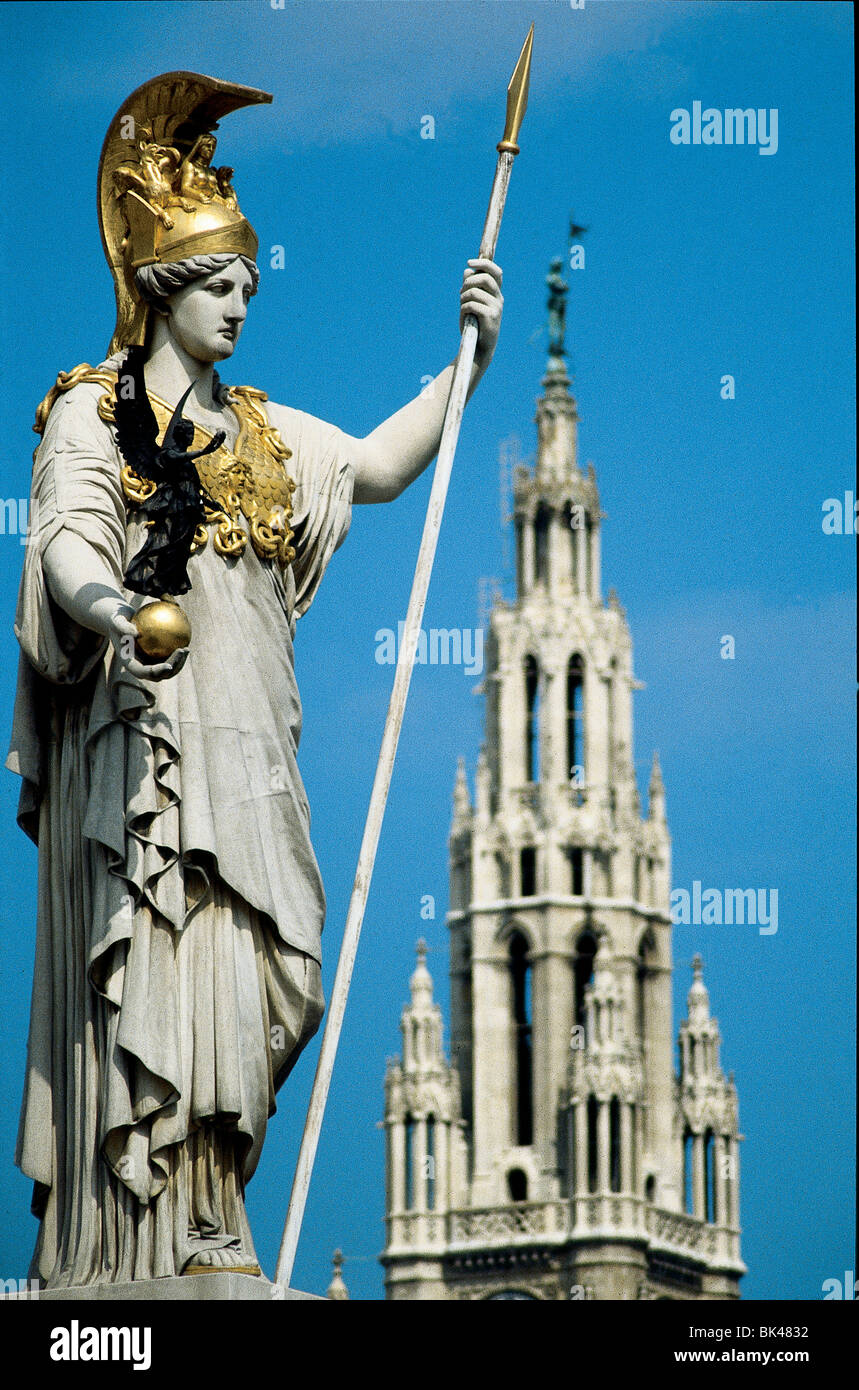 Pallas Athene Fountain c 1898-1902 conçu par Karl Kundmann. Pallas Athéna est la déesse grecque de la sagesse et la fille de Zeus Banque D'Images