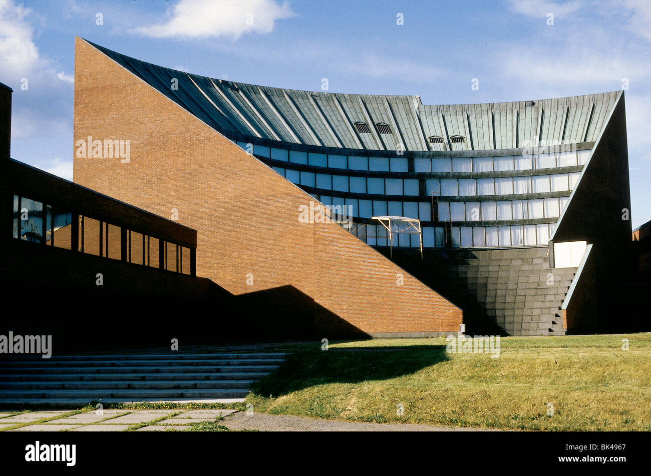 L'Alvar Aalto auditorium historique construit en 1964 à l'Université de Technologie d'Helsinki (TKK) situé à Otaniemi, Espoo, Finlande. Banque D'Images