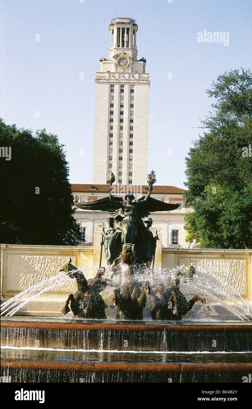 Littlefield fontaine et le Tower Building (bâtiment administratif) sur le campus de l'université du Texas, Austin Banque D'Images