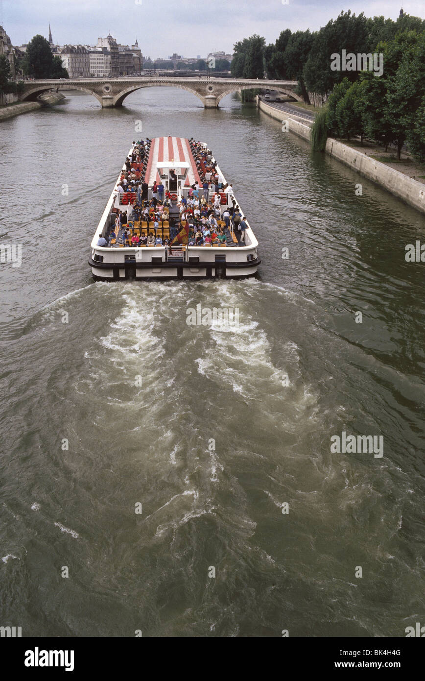 Excursion en bateau sur la Seine, Paris, France Banque D'Images