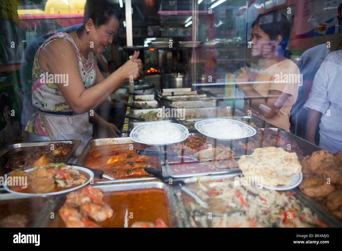 Street Food pour la vente d'un fournisseur à Bangkok Banque D'Images