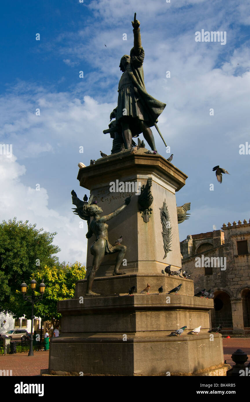 Statue de Christophe Colomb à Colombus Park dans le quartier Zona Colonial, Santo Domingo République Dominicaine Banque D'Images