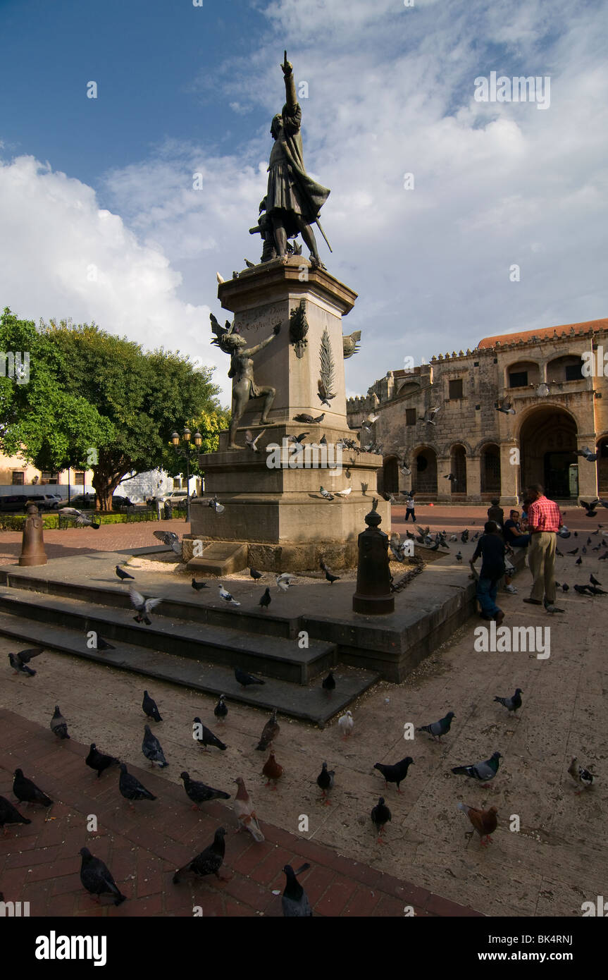 Statue de Christophe Colomb à Colombus Park dans le quartier Zona Colonial, Santo Domingo République Dominicaine Banque D'Images