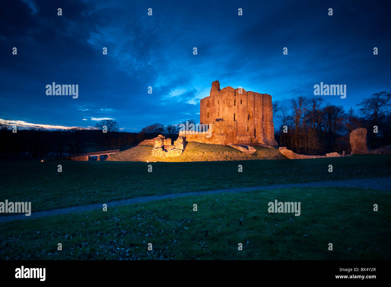 Norham Castle sur la rivière Tweed Banque D'Images