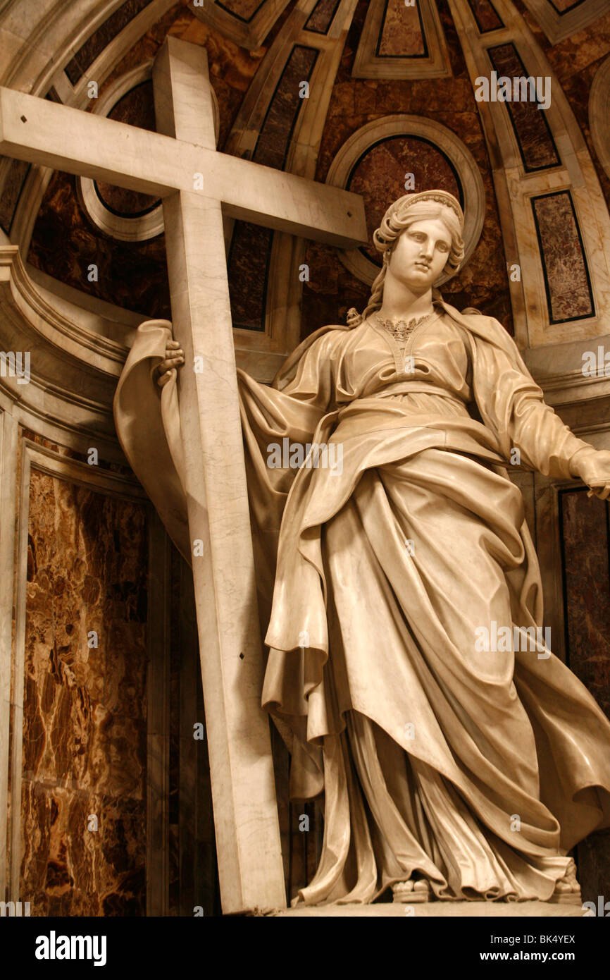 Statue de Saint Helen dans la Basilique Saint-Pierre, Vatican, Rome, Latium, Italie, Europe Banque D'Images