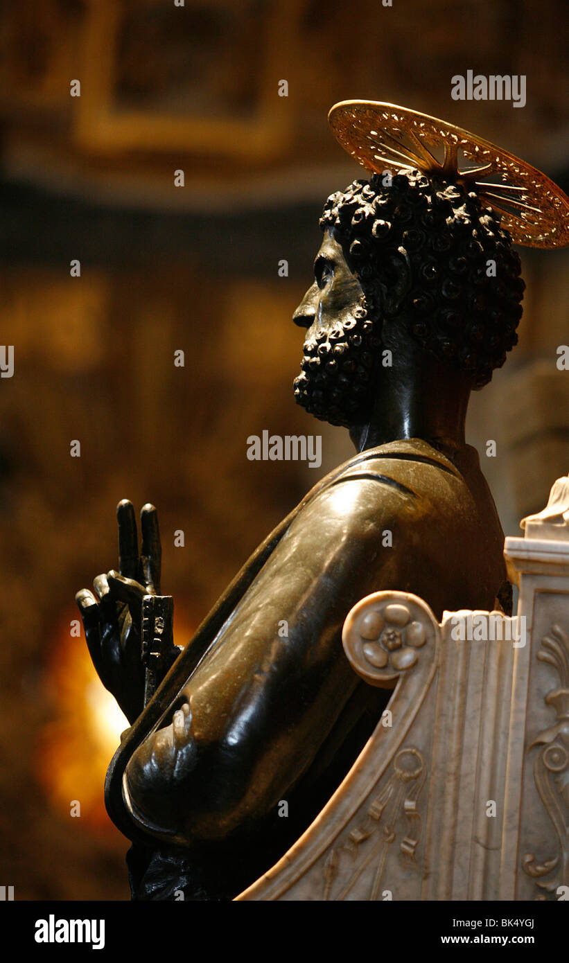 Statue de Saint-Pierre dans la Basilique Saint-Pierre, Vatican, Rome, Latium, Italie, Europe Banque D'Images