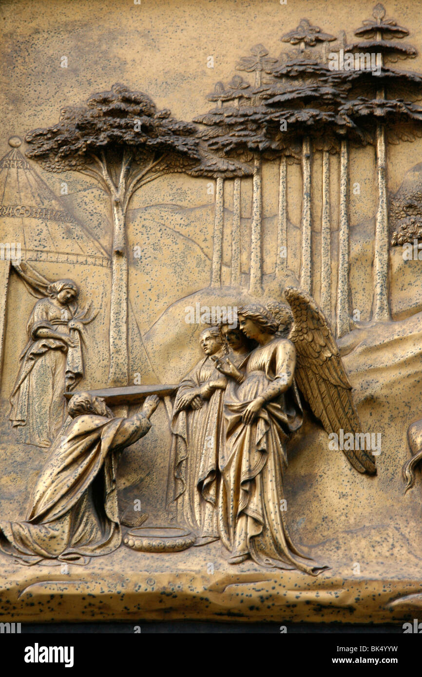 Le Maggi apparaissant à Abraham, Portes du Paradis, les portes de bronze du Baptistère de San Giovanni, Florence, Toscane, Italie Banque D'Images