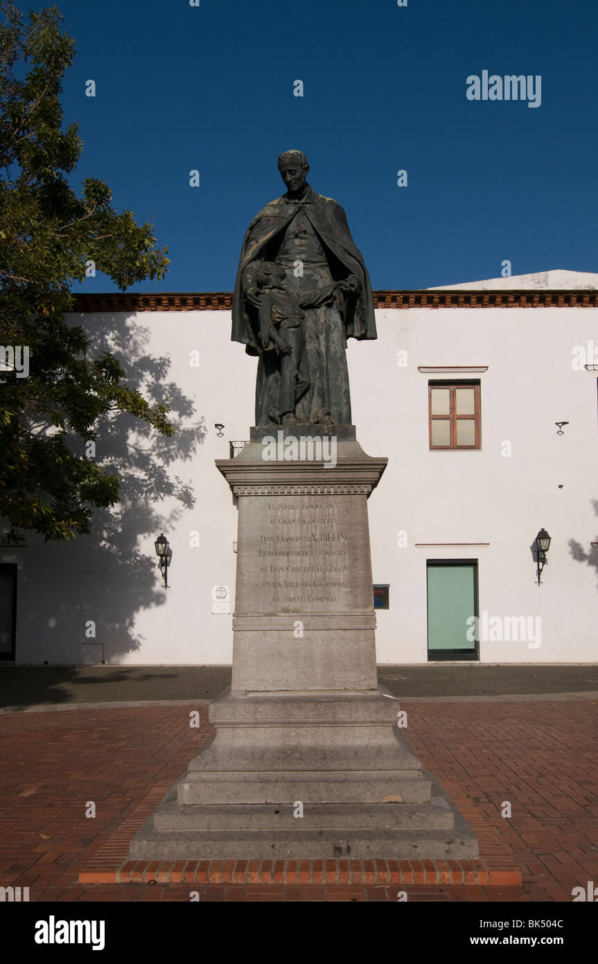 Monument à Don Francisco Plazoleta Padre Billini Billini dans dans la Zona quartier colonial de Saint-Domingue en République Dominicaine Banque D'Images