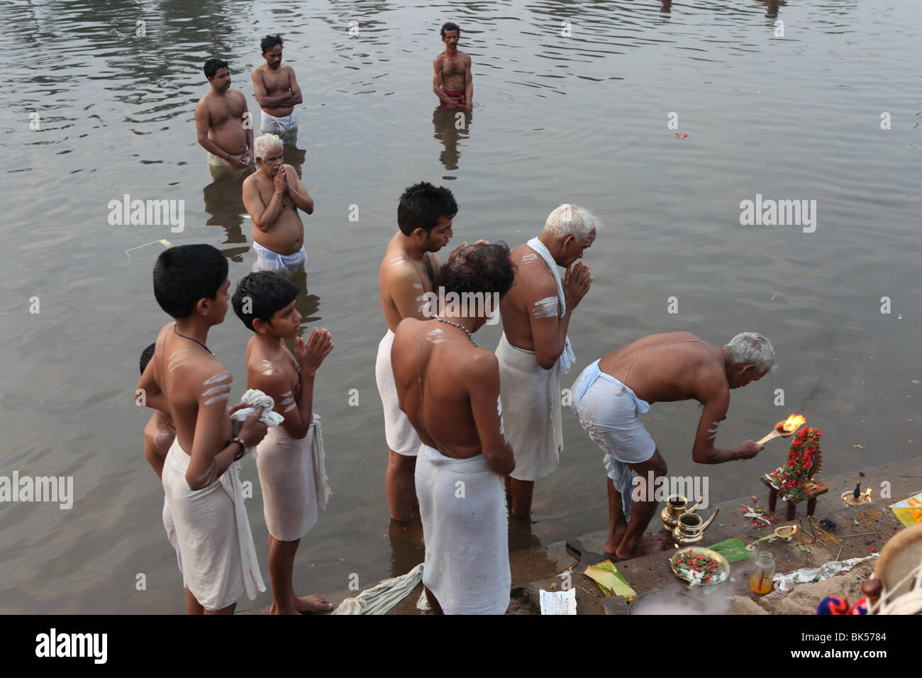 Arattu ou immersion sainte cérémonie dans le cadre d'arattupuzha pooram,un festival annuel tenu à arattupuzha temple en mars/avril. Banque D'Images