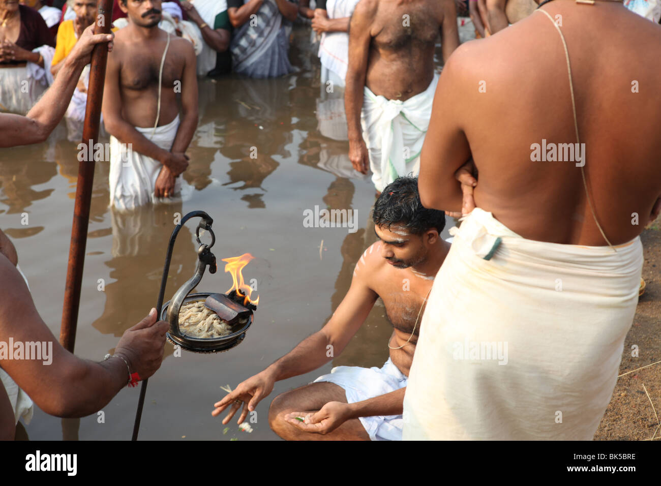 Arattu ou immersion sainte cérémonie dans le cadre d'arattupuzha pooram,un festival annuel tenu à arattupuzha temple en mars/avril. Banque D'Images