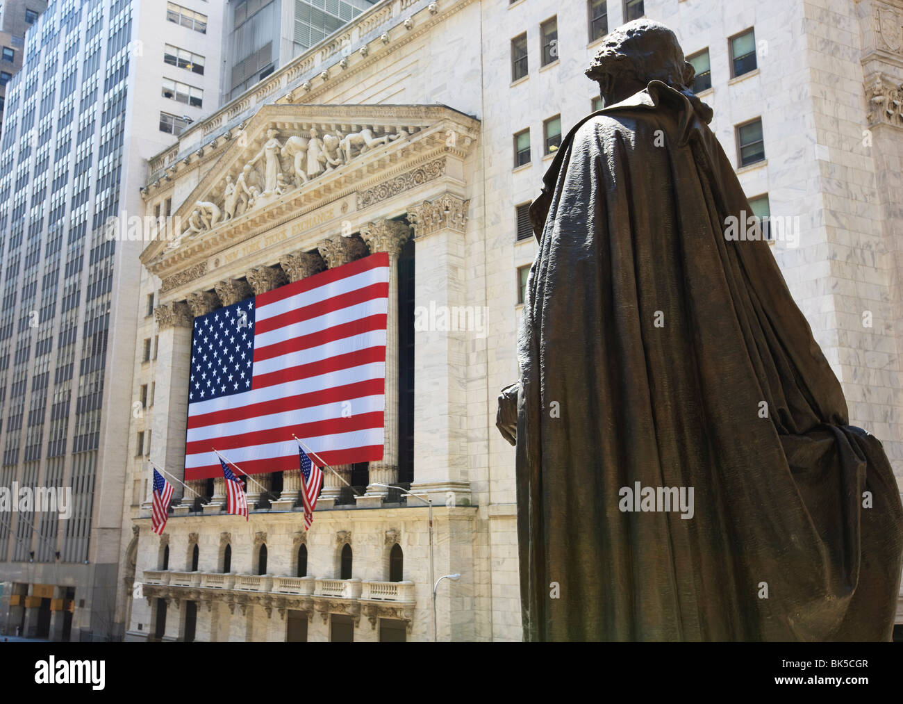 Statue de George Washington devant l'édifice fédéral et la Bourse de New York, Wall Street, Manhattan, NYC Banque D'Images