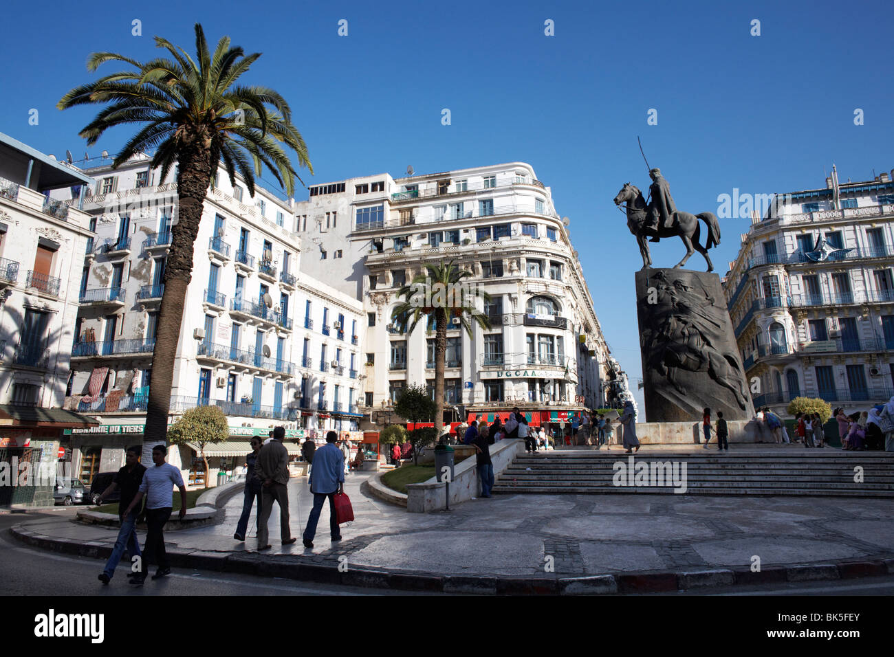 Place Emir Abdelkader, Alger, Algérie, Afrique du Nord, Afrique Banque D'Images Place Emir Abdelkader, Alger, Algérie, Afrique du Nord, Afrique Banque D'Images