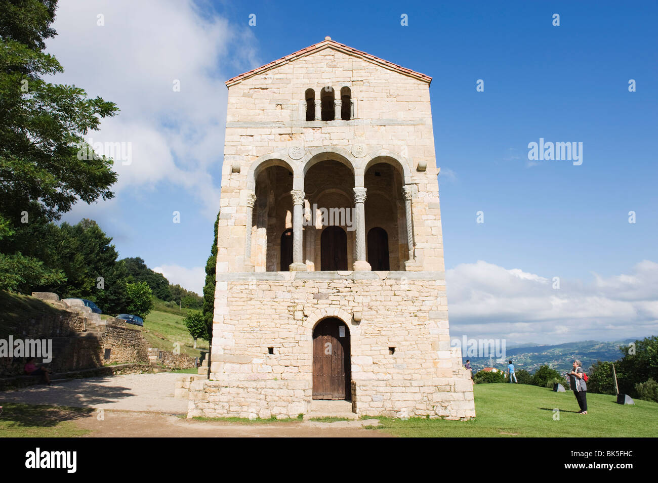 Santa Maria de Naranco, 9e siècle de style pré-roman, UNESCO World Heritage Site, Oviedo, Espagne, Europe Banque D'Images