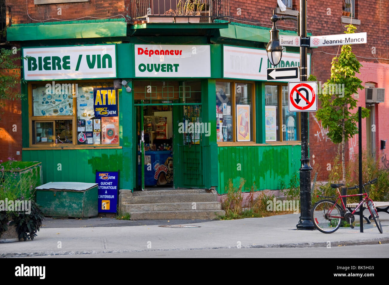 Dépanneur appelé un dépanneur à Mile End privé Montréal Canada Banque D'Images