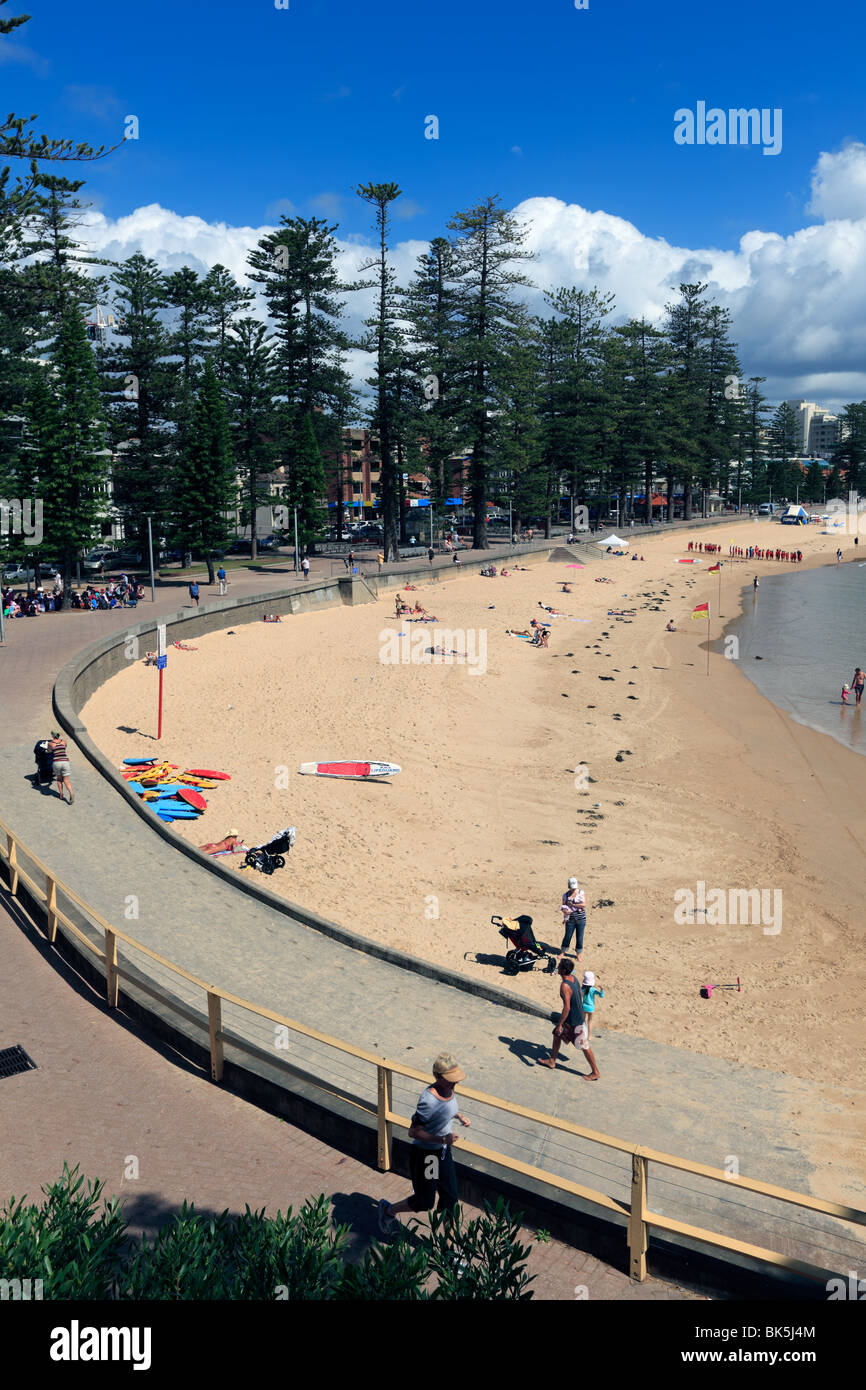 Manly Beach de South Steyne, Sydney au cours de l'été. Banque D'Images