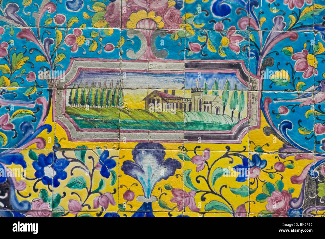 Détail de carreaux de céramique au Palais du Golestan à Téhéran, Iran Banque D'Images
