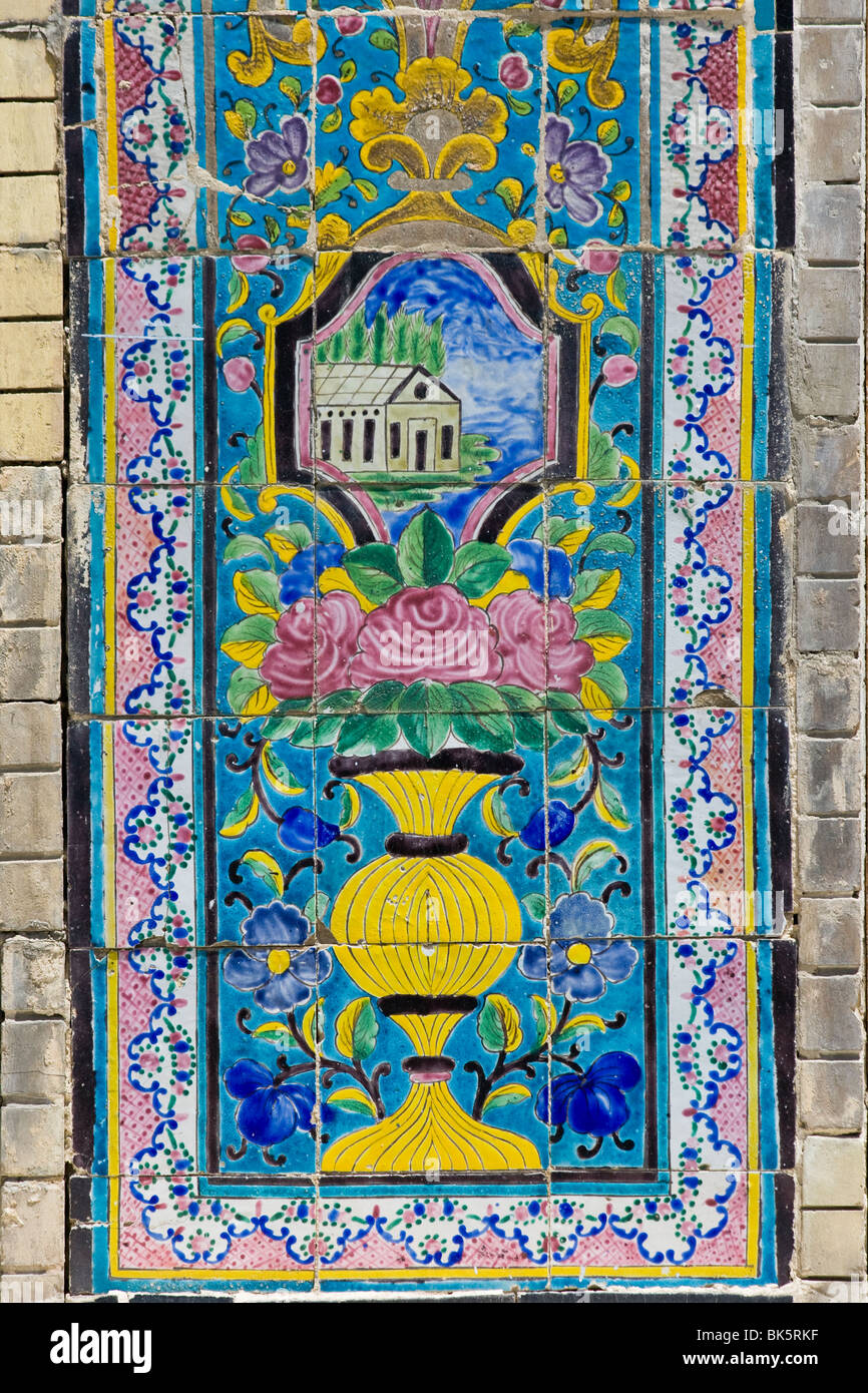 Détail de carreaux de céramique au Palais du Golestan à Téhéran, Iran Banque D'Images