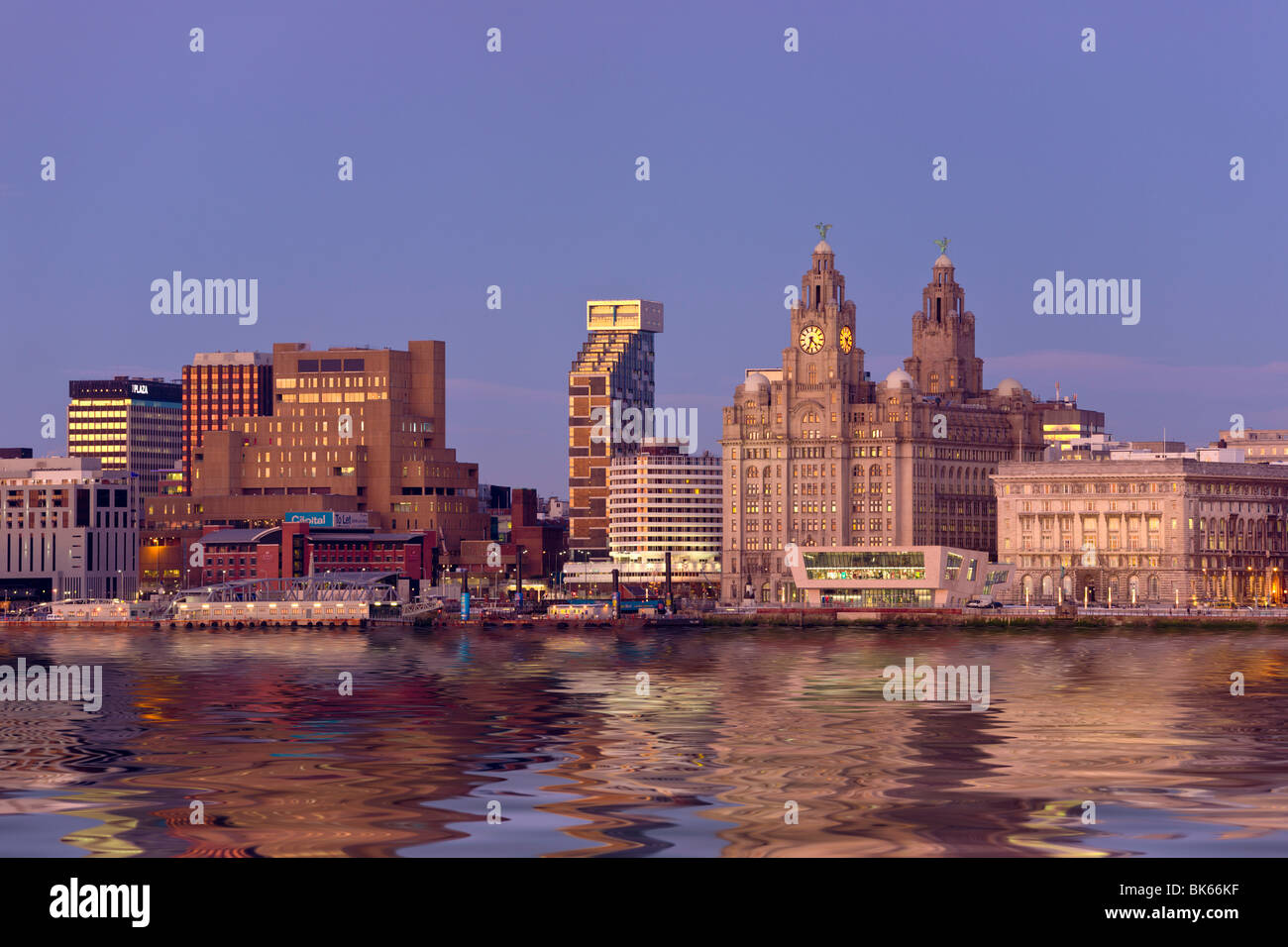 Skyline et front de mer, Liverpool, Merseyside, Angleterre Banque D'Images
