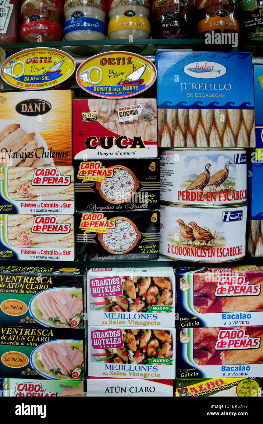 Épicerie épicerie Madrid Espagne conserves conserves de viande légumes tin can Banque D'Images