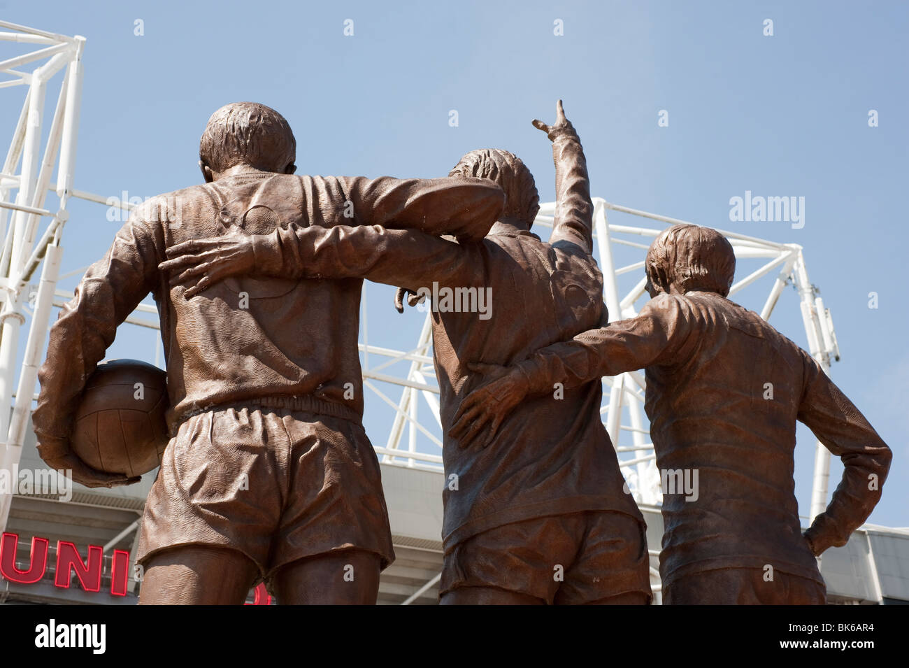 Manchester United le stade de football Old Trafford statue Banque D'Images