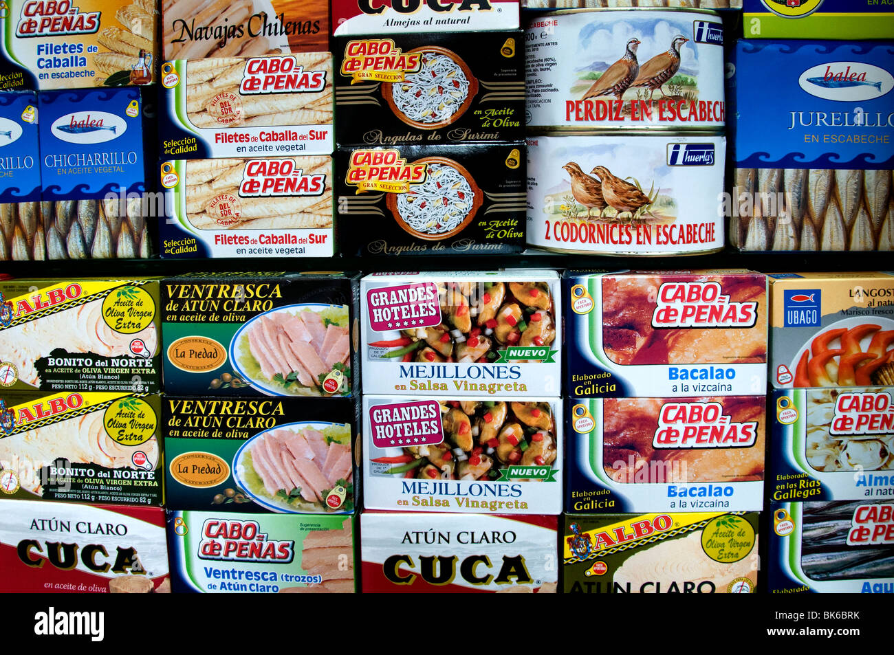 Épicerie épicerie Madrid Espagne conserves conserves de viande légumes tin can Banque D'Images