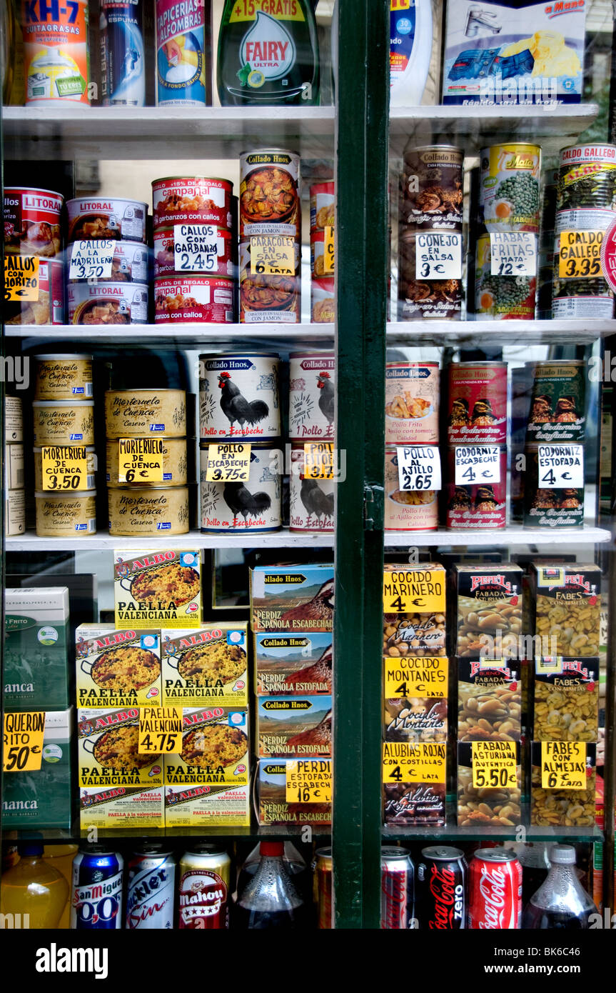 Épicerie épicerie Madrid Espagne conserves conserves de viande légumes tin can Banque D'Images
