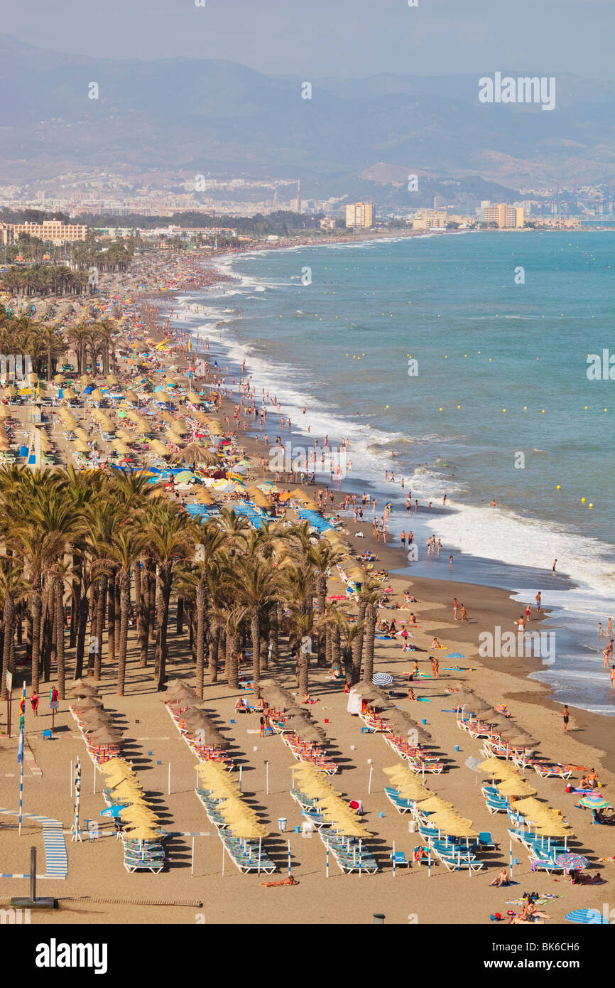 La plage de Bajondillo, Torremolinos, Costa del Sol, Malaga, Espagne Banque D'Images