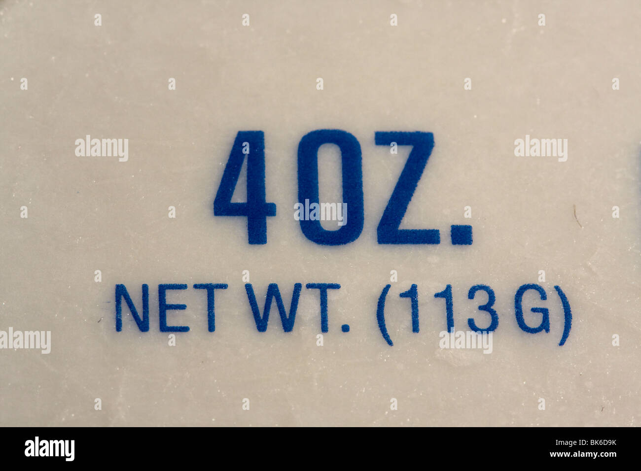 Close up 4 OZ. Poids net. (113 G) ou un quart de livre. Banque D'Images