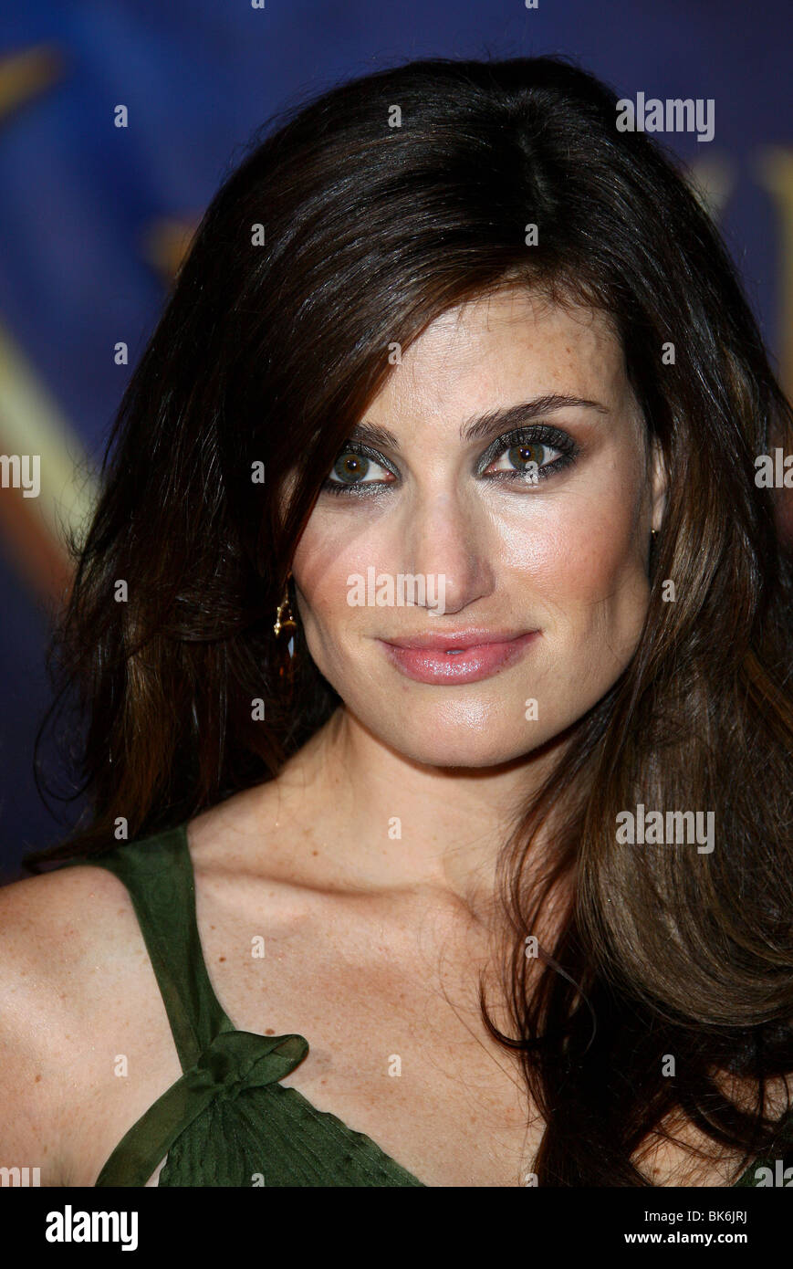 IDINA MENZEL MONDE ENCHANTÉ PREMIERE HOLLYWOOD LOS ANGELES États-unis 17 Novembre 2007 Banque D'Images