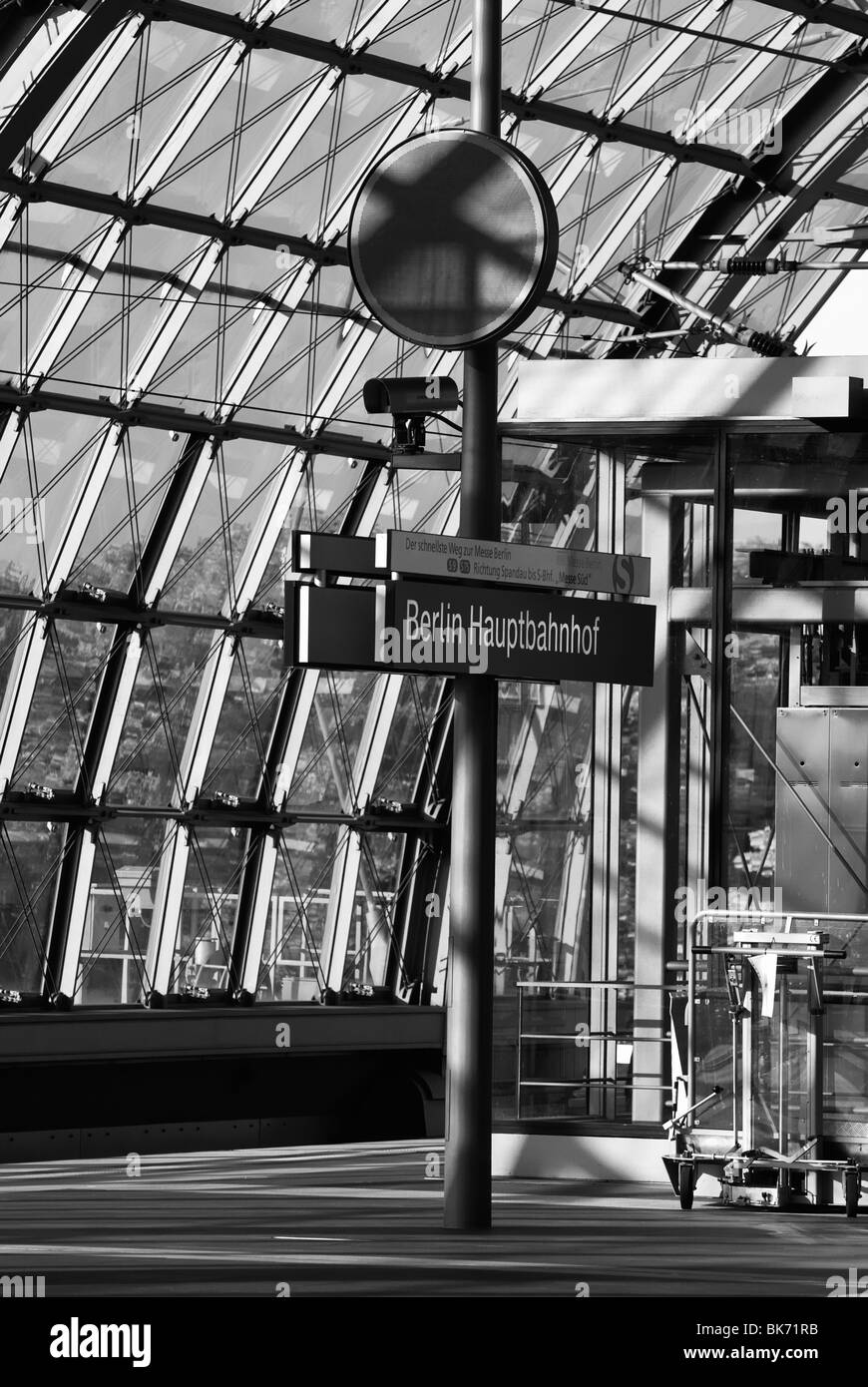 Plate-forme de la gare centrale de Berlin. Berlin, Allemagne Banque D'Images