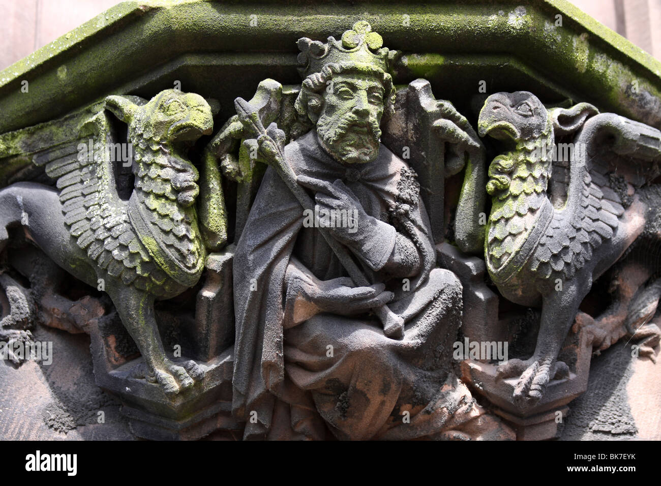 Griffin et Roi gargouille à la cathédrale de Chester, Cheshire, Royaume-Uni Banque D'Images