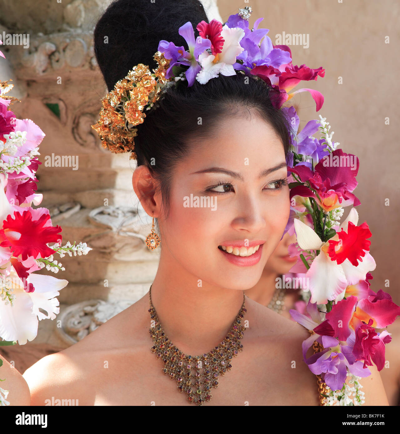 Thai girl en costume lors d'un festival à Chiang Mai, Thaïlande, Asie du Sud-Est, Asie Banque D'Images