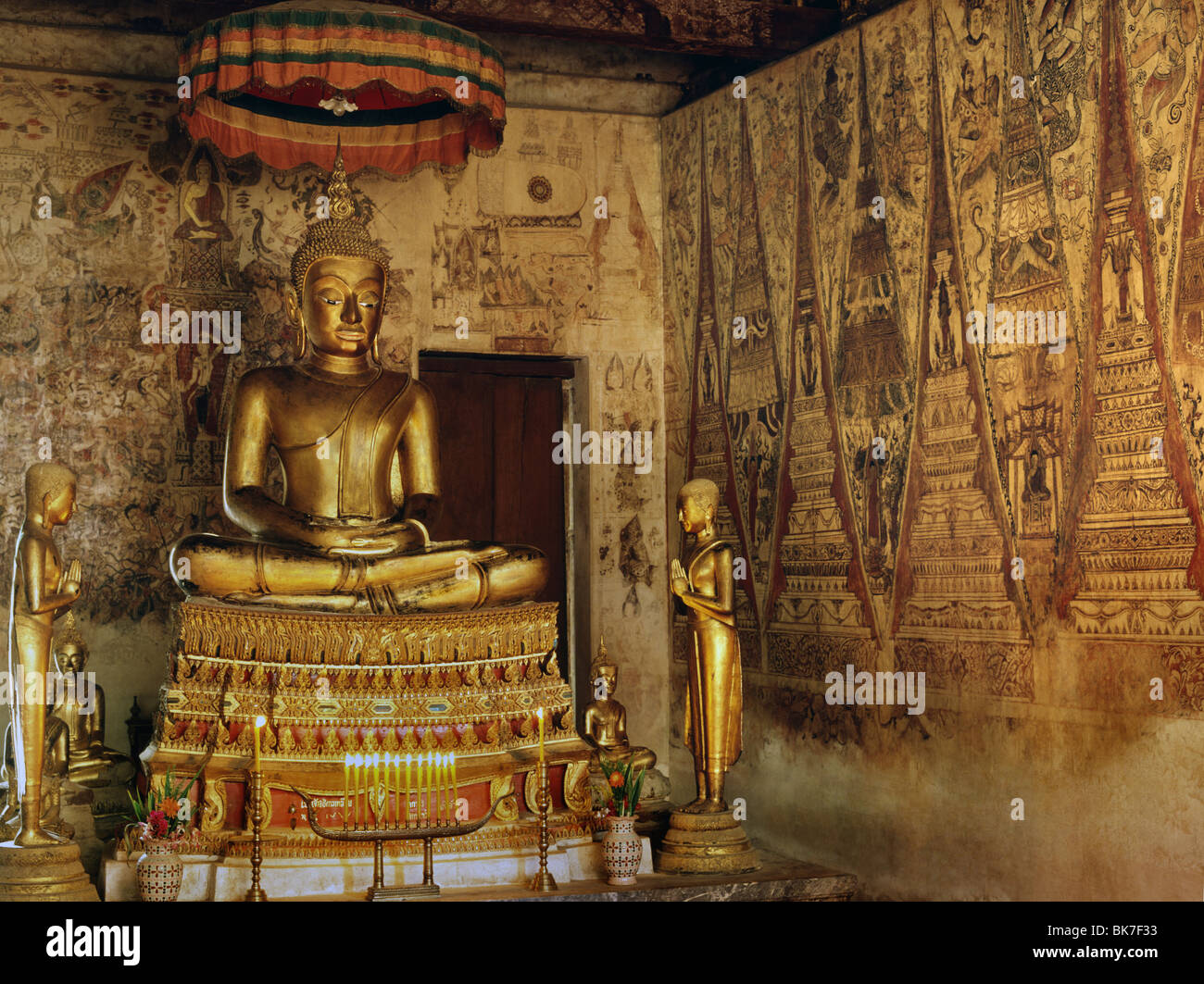 Wat Ko Suttharam Keo, datant du 18ème siècle, une période d'Ayutthaya temple très ancien logement de murales, Petchburi, Thaïlande Banque D'Images