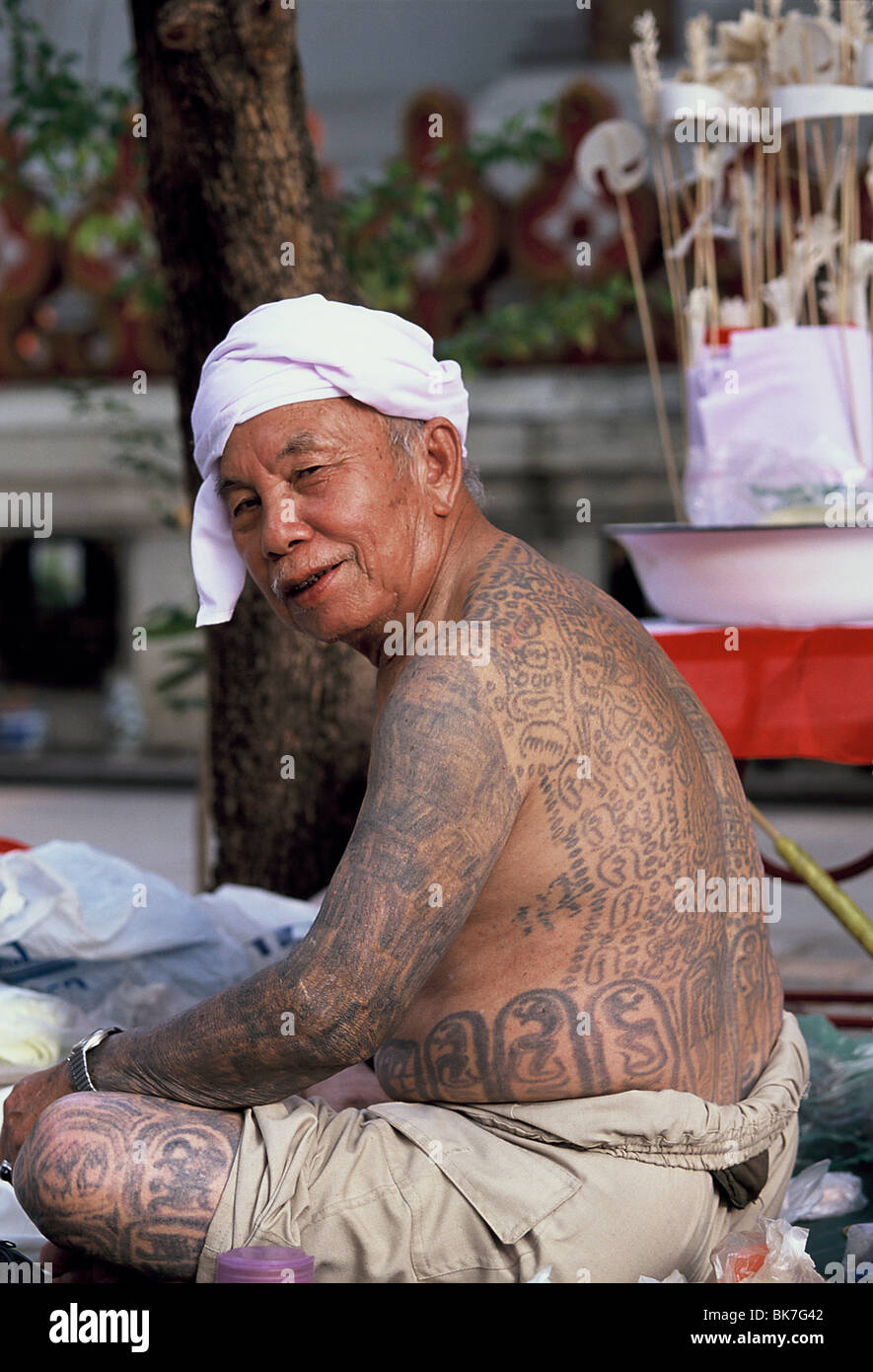 Shan homme avec tatouage, le Myanmar (Birmanie), l'Asie Banque D'Images