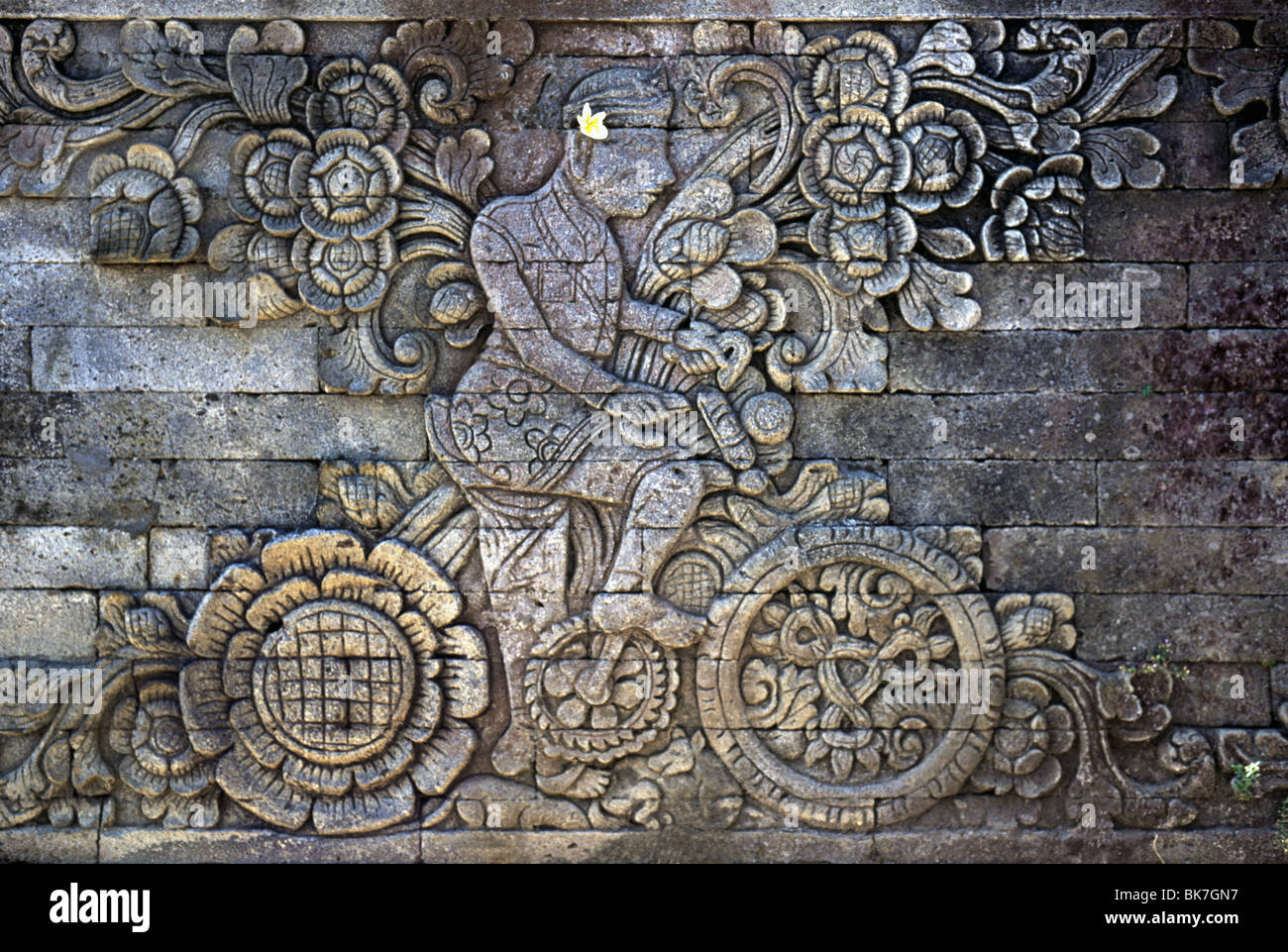 L'allégement de l'artiste néerlandais Pierre Nieuwenkamp W.O.J Meduwekarang sur le temple de Bali, Indonésie, Banque D'Images