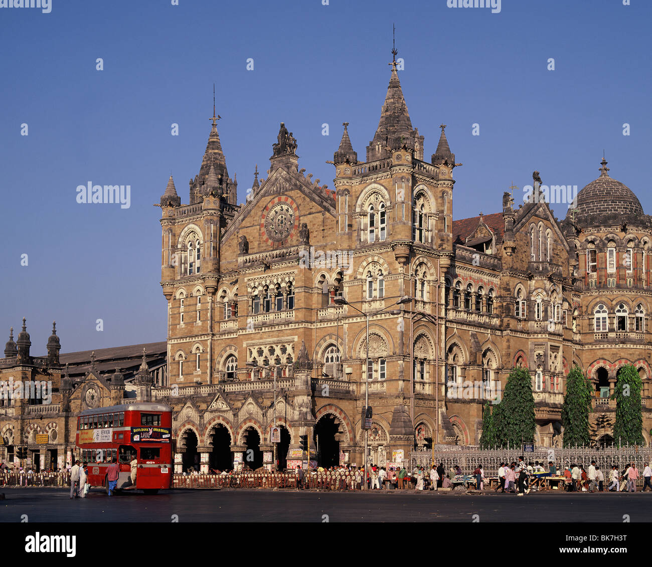 La gare de Mumbai (Victoria Terminus) Chhatrapati Shivaji (), site du patrimoine mondial de l'UNESCO, de l'Inde, l'Asie Banque D'Images