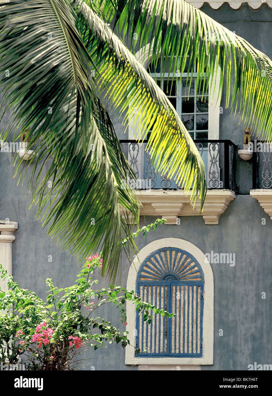 Windows Shell d'une vieille maison de Goa. Goa, Inde, Asie Banque D'Images