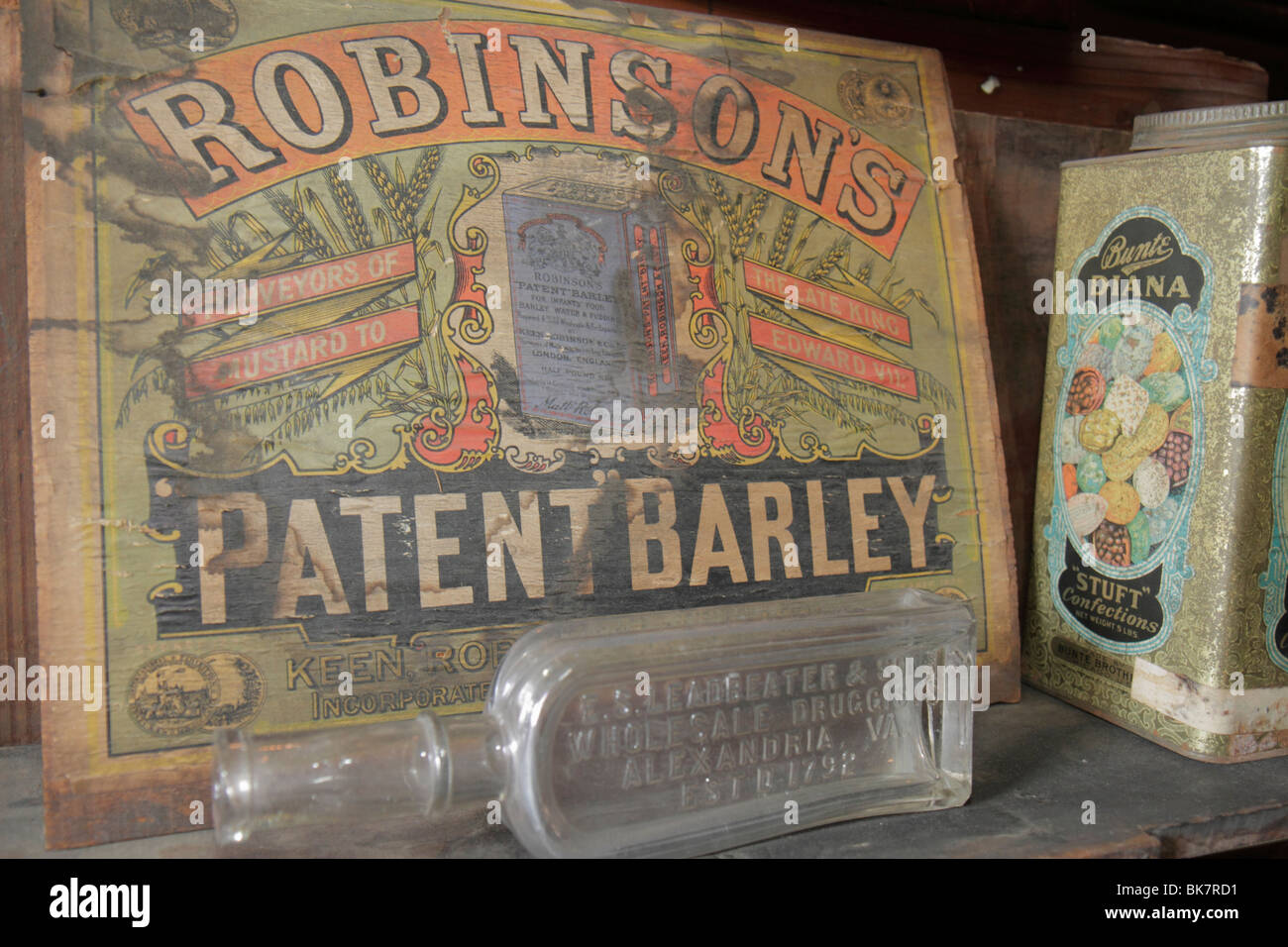 Alexandria Virginia,Old Town,South Fairfax Street,quartier historique,Stabler Leadbeater Apothecary Museum,chimiste,Old fashioned,Early America,bottle,ol Banque D'Images