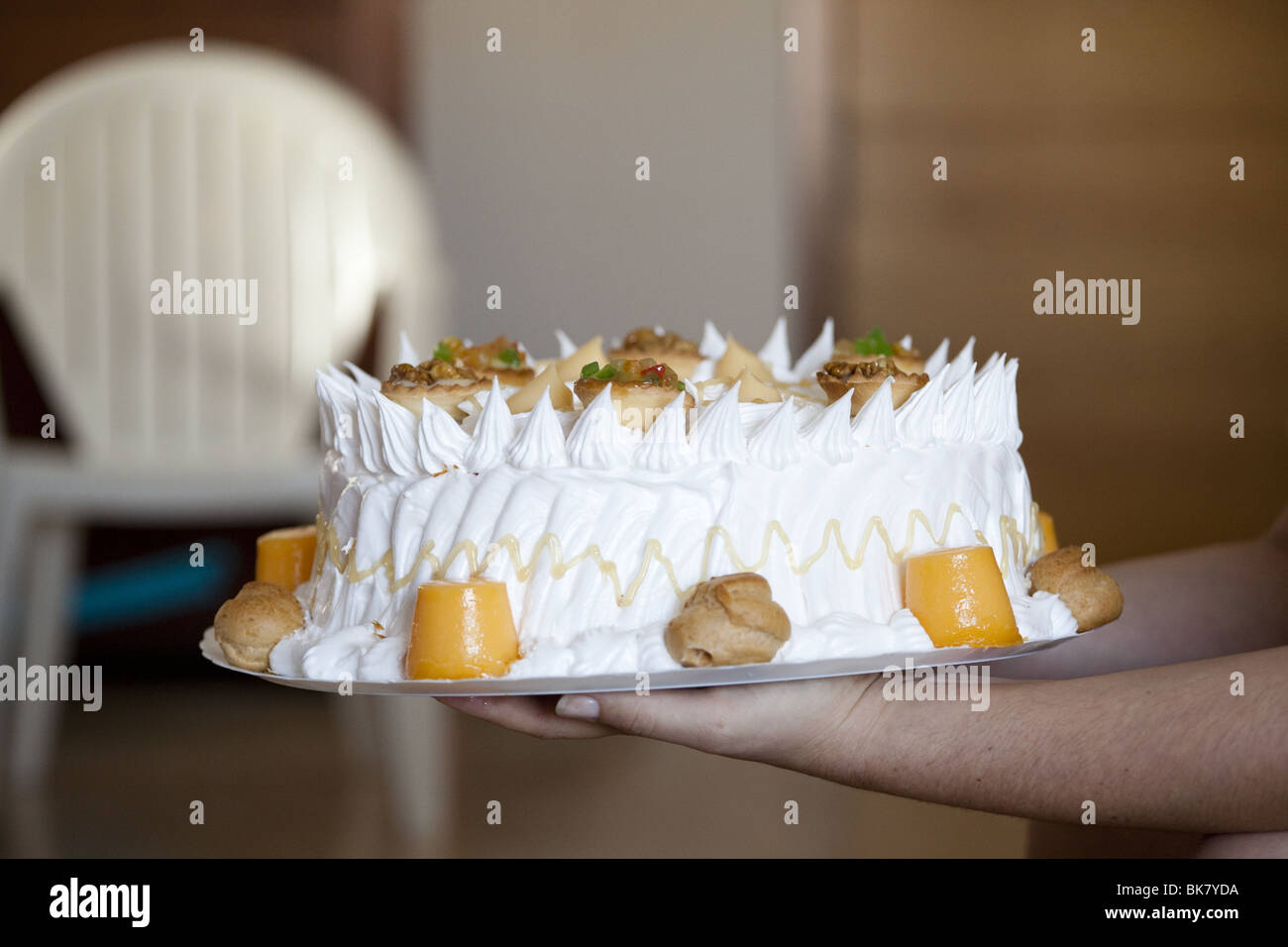 gros gâteau blanc Banque D'Images