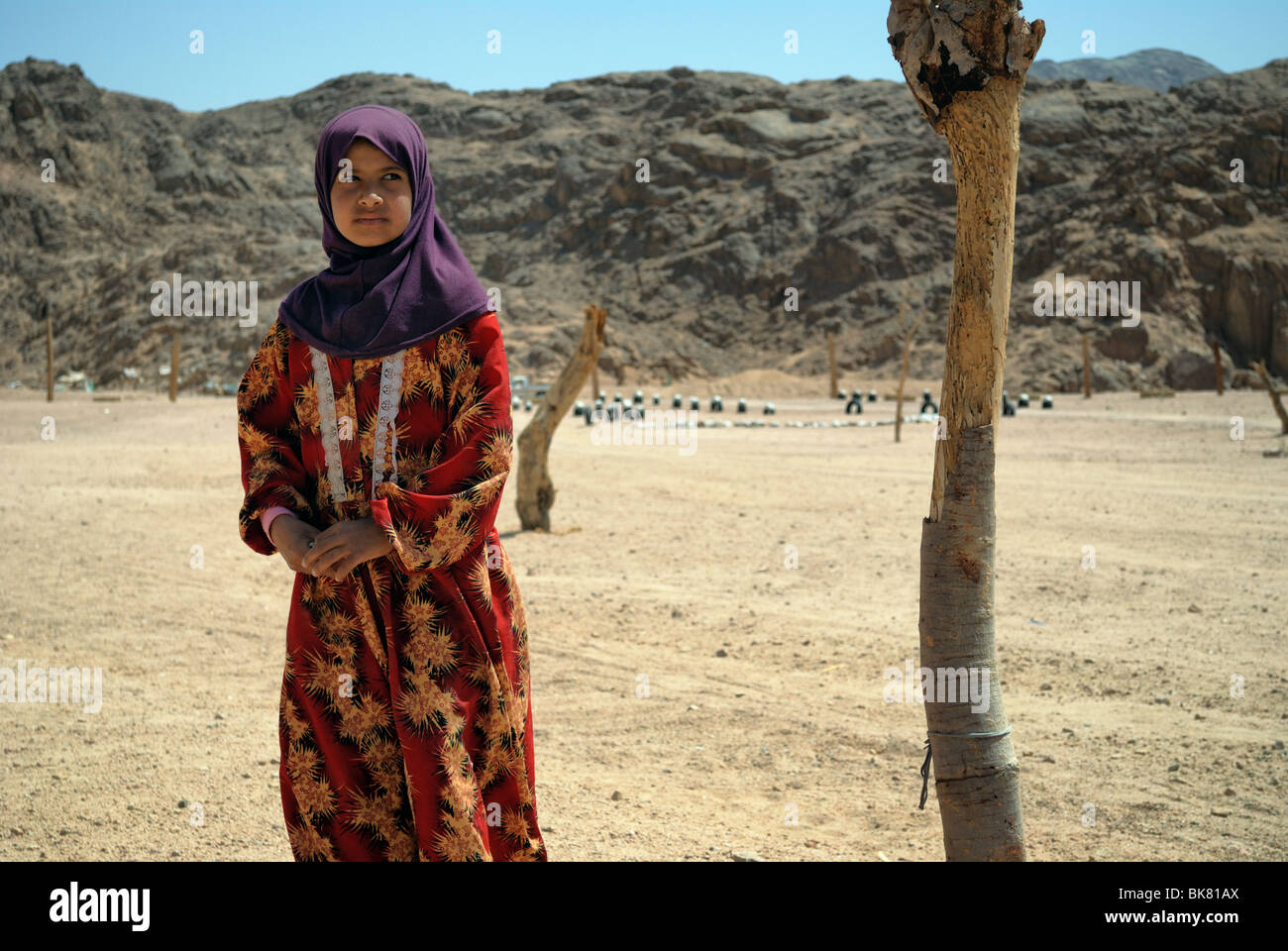 Portrait de jeune fille lors d'un village de Bédouins dans le désert près de Hurghada, Egypte Banque D'Images