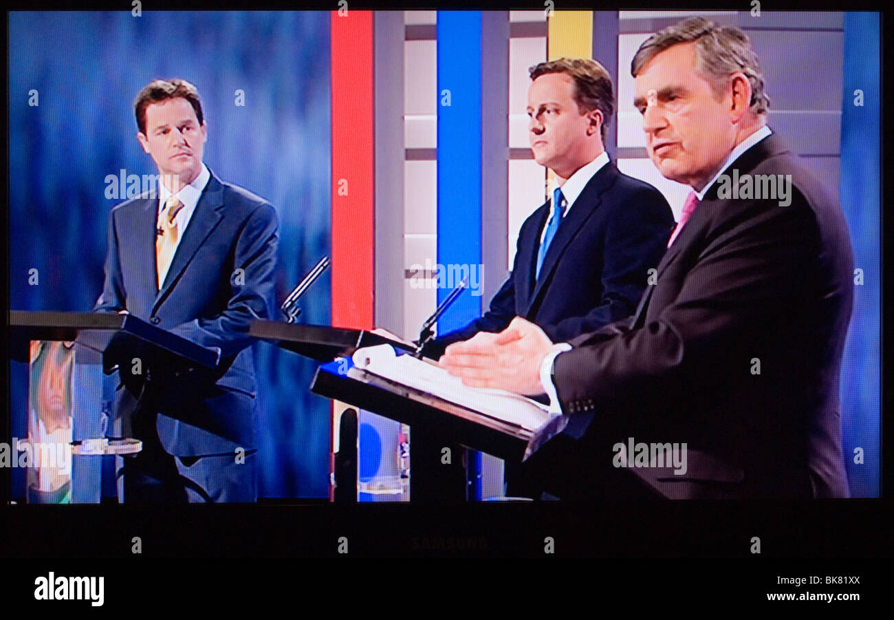 Députés britanniques MP First Television Election Debate (G-d) Nick Clegg, David Cameron, Gordon Brown. 15 avril 2010. Manchester Angleterre 2010s HOMER SYKES Banque D'Images