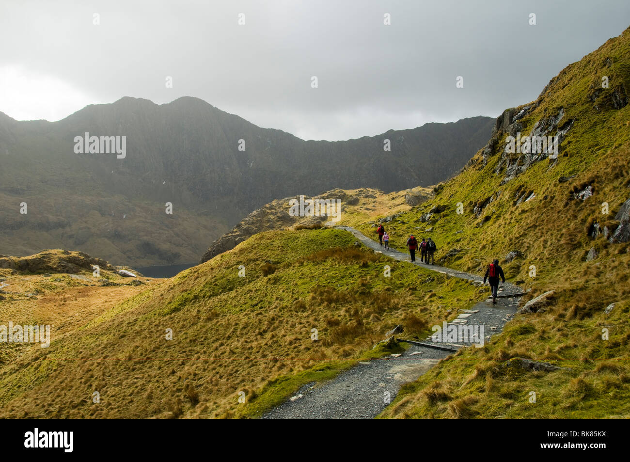 Y Lliwedd dans la chaîne de Snowdon. De la piste PYG, Snowdon (YR Wyddfa), Snowdonia, Nord du pays de Galles, Royaume-Uni Banque D'Images