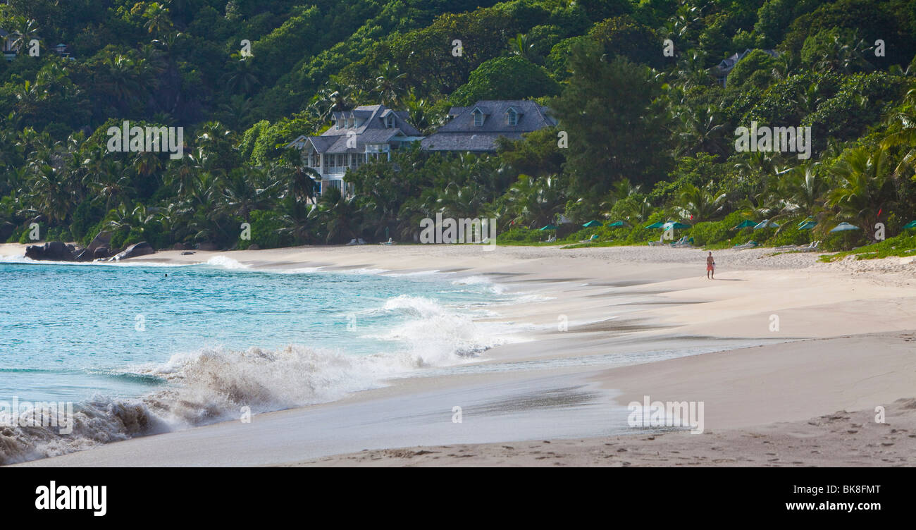 Plage Anse Intendance, Banyan Tree Resort de l'arrière, l'île de Mahé, Seychelles, océan Indien, Afrique Banque D'Images