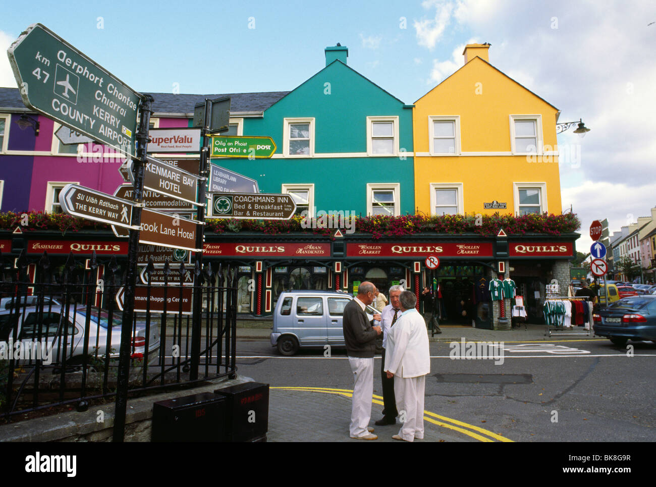 Scène de rue à Kenmare, comté de Kerry, en Irlande, en septembre 2009 Banque D'Images