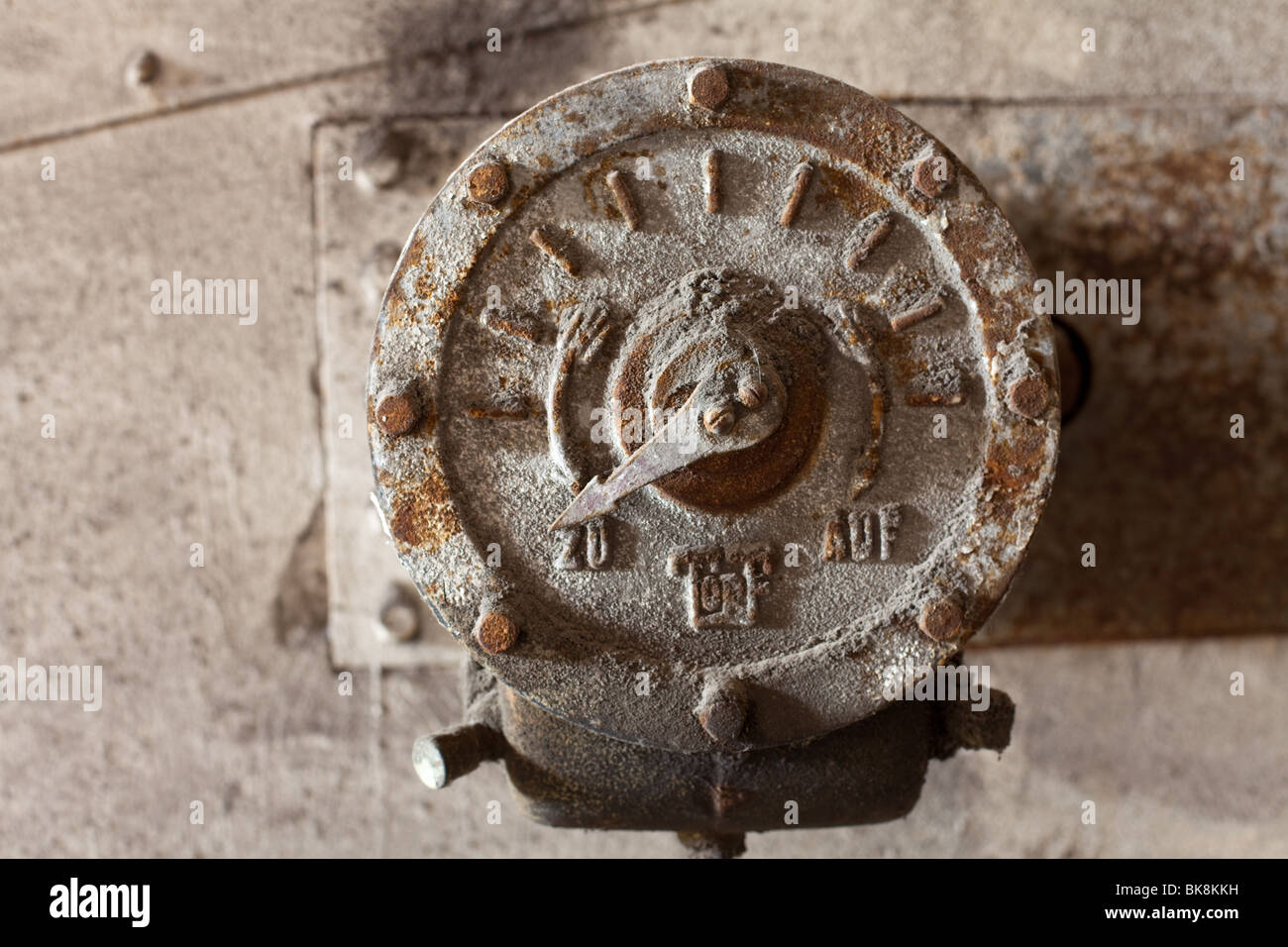 Close-up d'un derelicted ventilé dans une vieille usine abandonnée Banque D'Images