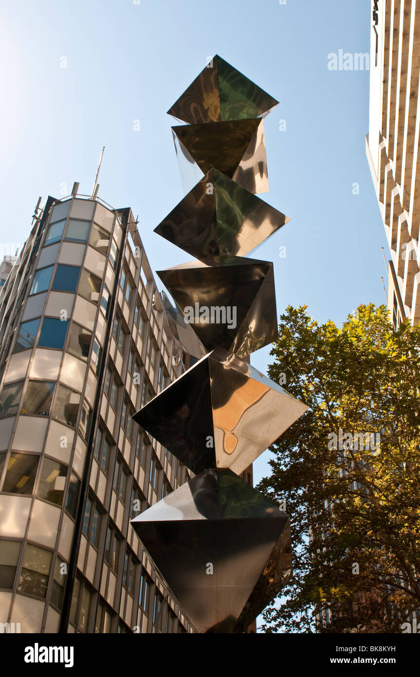 La sculpture commémorative Dobell par Bert Flugelman, Pitt Street, CBD, Sydney, Australie Banque D'Images