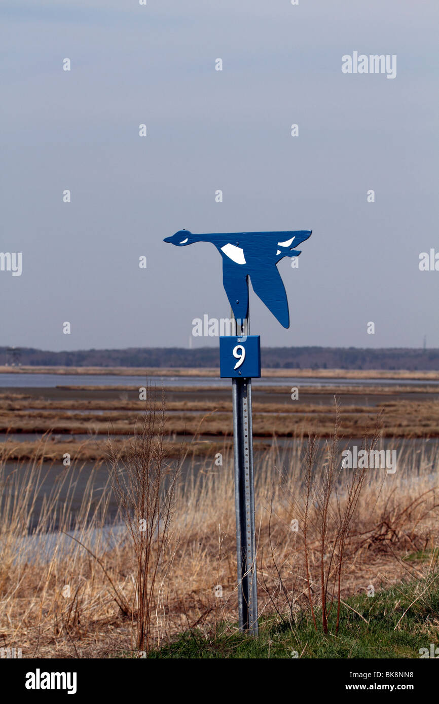 Un marqueur de distance à l'Edwin B. Forsythe National Wildlife Refuge, NJ, USA. Banque D'Images