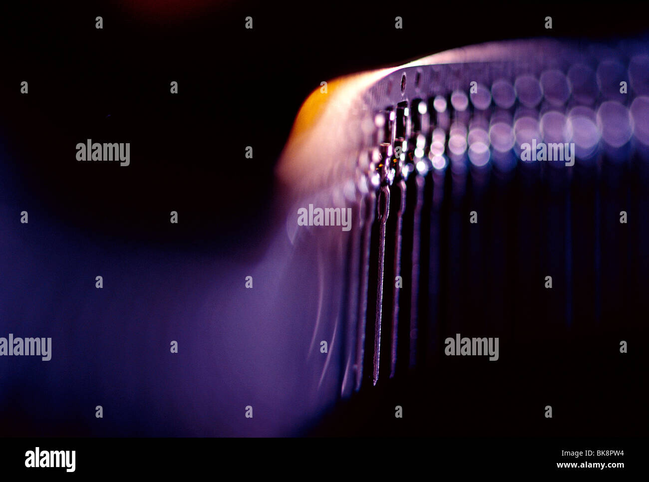 Abstract close-up view of circuit board broches utilisées dans les circuits de l'ordinateur. Banque D'Images