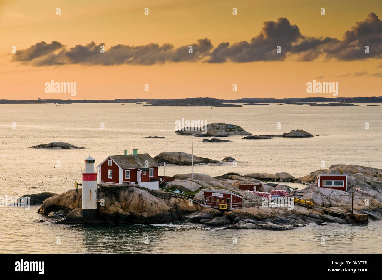 L'île de l'archipel avec phare près de Göteborg, en Suède, Scandinavie, Europe Banque D'Images